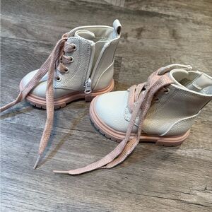 Brand new pink, toddler (size 5) Cat & Jack boots